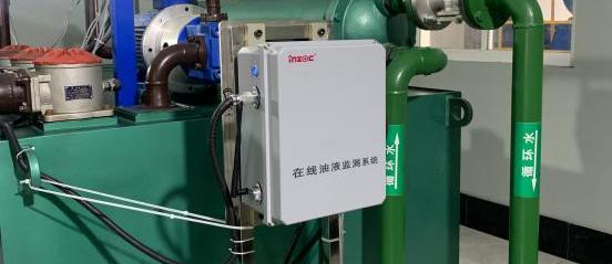 设备安装油液传感器现场图
